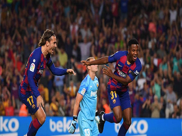 Messi bắt đầu giữ ngai vua phá lưới tại C1