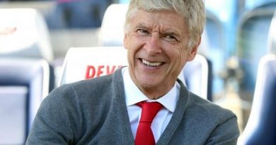 Tin Arsenal 13/4: Arsene Wenger mắc sai lầm khi không nghe lời cấp dưới