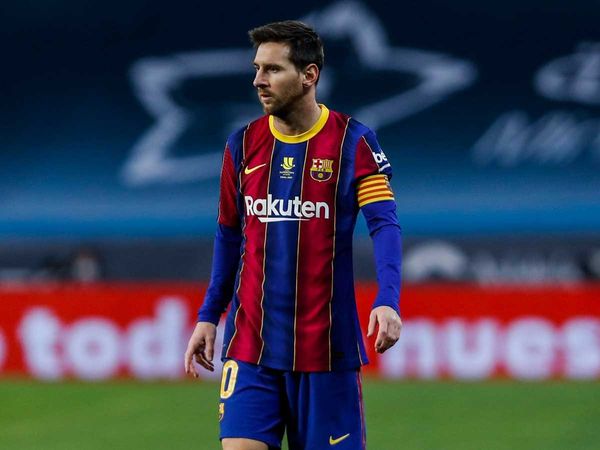 Tin bóng đá 20/1: Messi nhận án phạt vì hành vi đánh nguội