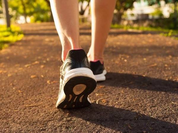 Mỗi ngày nên đi bộ bao nhiêu km là tốt, đủ để giảm cân?