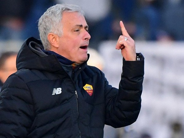Tin thể thao sáng 2/2: HLV Mourinho nổi giận trong trận thua của Roma