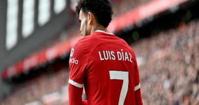 Liverpool quyết định tương lai Luis Diaz