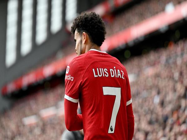 Liverpool quyết định tương lai Luis Diaz
