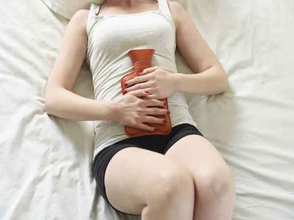 Chườm nóng là phương pháp sử dụng nhiệt để tác động lên cơ thể