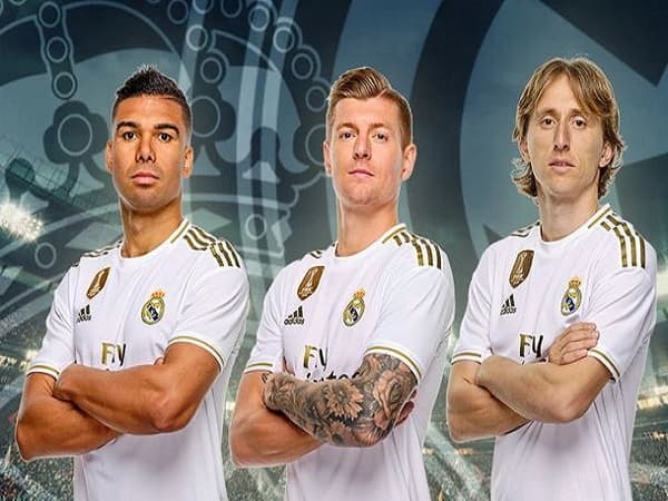 Steven Gerrard - Xabi Alonso - Javier Mascherano là bộ 3 tiền vệ huyền thoại của liverpool