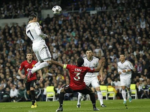 Ronaldo ghi bao nhiêu bàn bằng đầu?